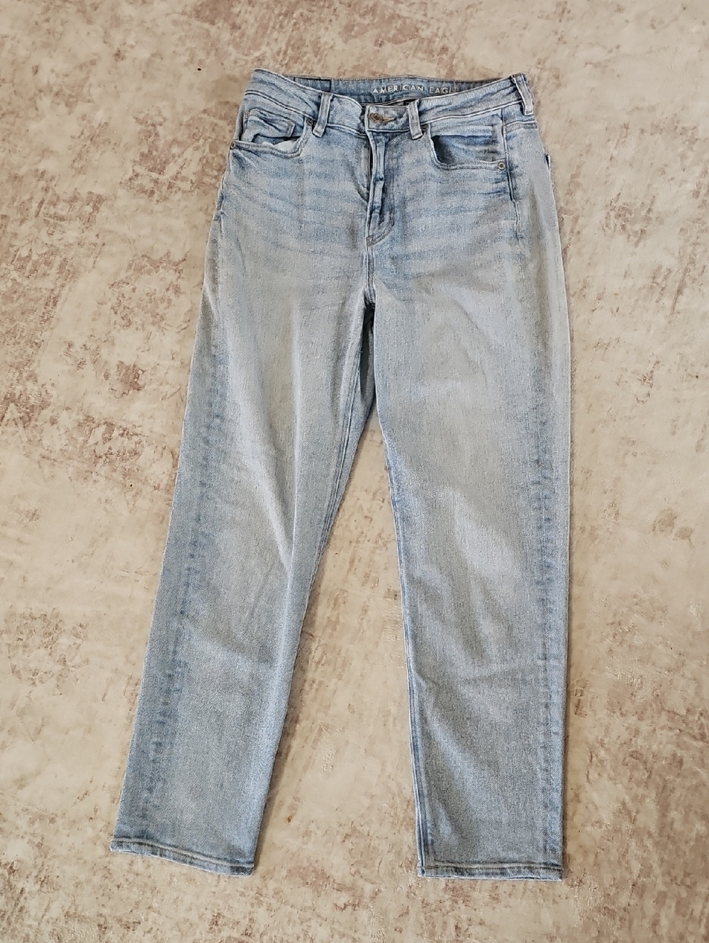 American Eagle Outfitters - Mom Straight Leg Jeans